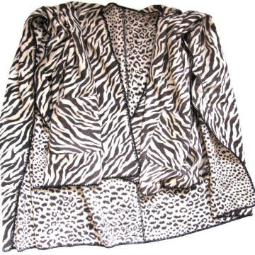 Cape aus Wolle mit Zebra-Leoparden